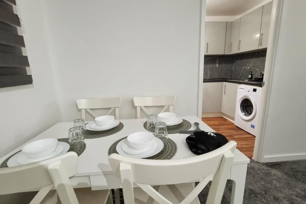 شقة 1 Bed Flat With Free Parking In E13 لندن المظهر الخارجي الصورة