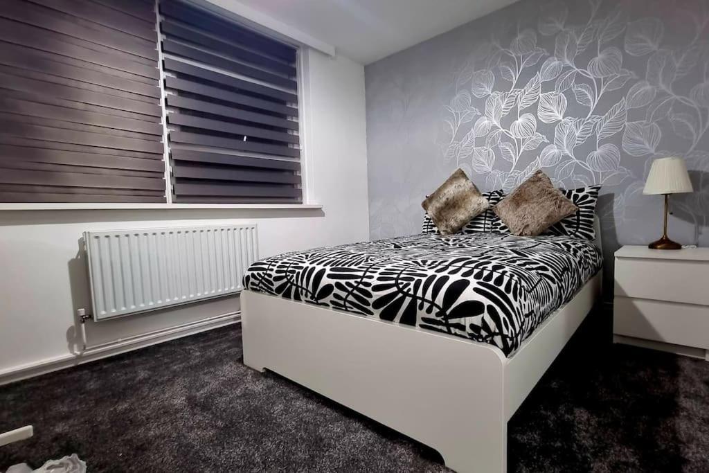شقة 1 Bed Flat With Free Parking In E13 لندن المظهر الخارجي الصورة